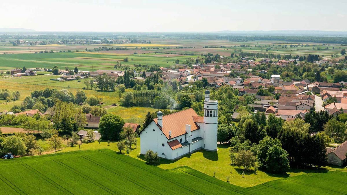 Plečnik's Church, Bogojina